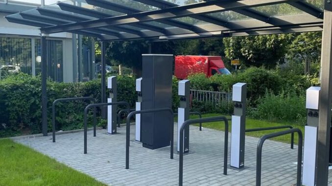 Fahrradstation am Elsässer Platz erweitert Parkhaus mit Lade- und Serviceangebot