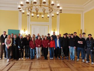 Jugendliche aus drei Ländern präsentieren Medienprojekte im Wiesbadener Rathaus