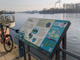 Wiesbaden ergänzt Uferwege mit neun Informationstafeln zu Natur, Industrie und Geschichte