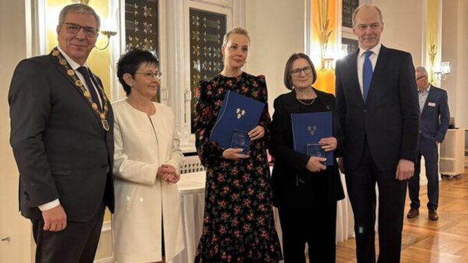 Wiesbaden verleiht Ludwig-Beck-Preis an Scherbakowa und Nawalnaja und ehrt zwei Lebensretter